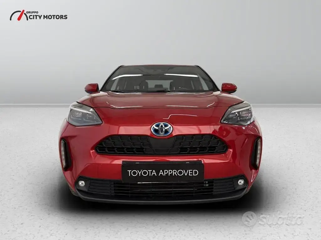 Usata Toyota Yaris Cross Trend 116 CV (85 kW) 2022 Rosso SUV