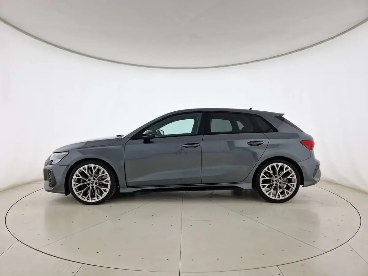 Usata Audi RS3 400 CV (294 kW) 2022 Grigio daytona perlato Berlina