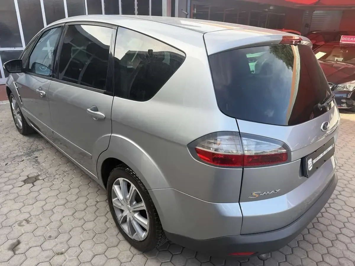 Usata Ford S-MAX Titanium 145 CV (106 kW) 2006 Argento Monovolume