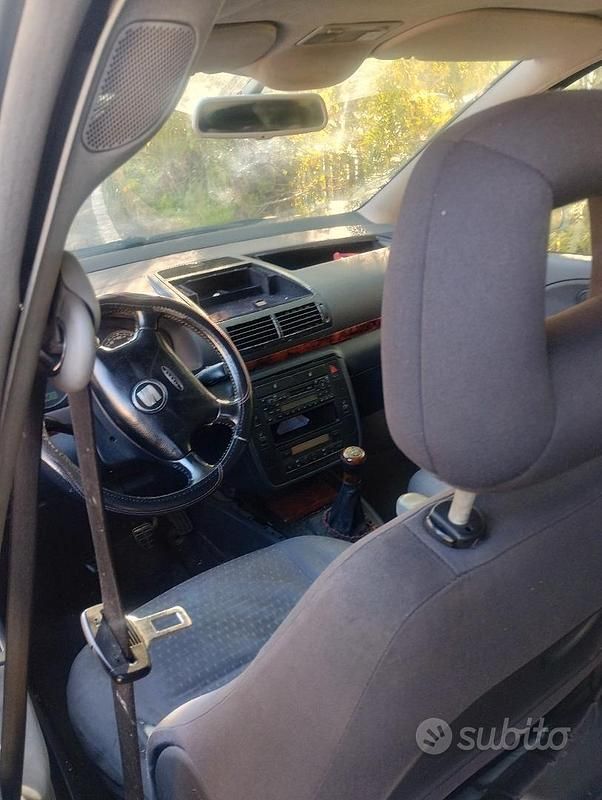 Usata Seat Alhambra 115 CV (84 kW) 2002 Grigio Monovolume