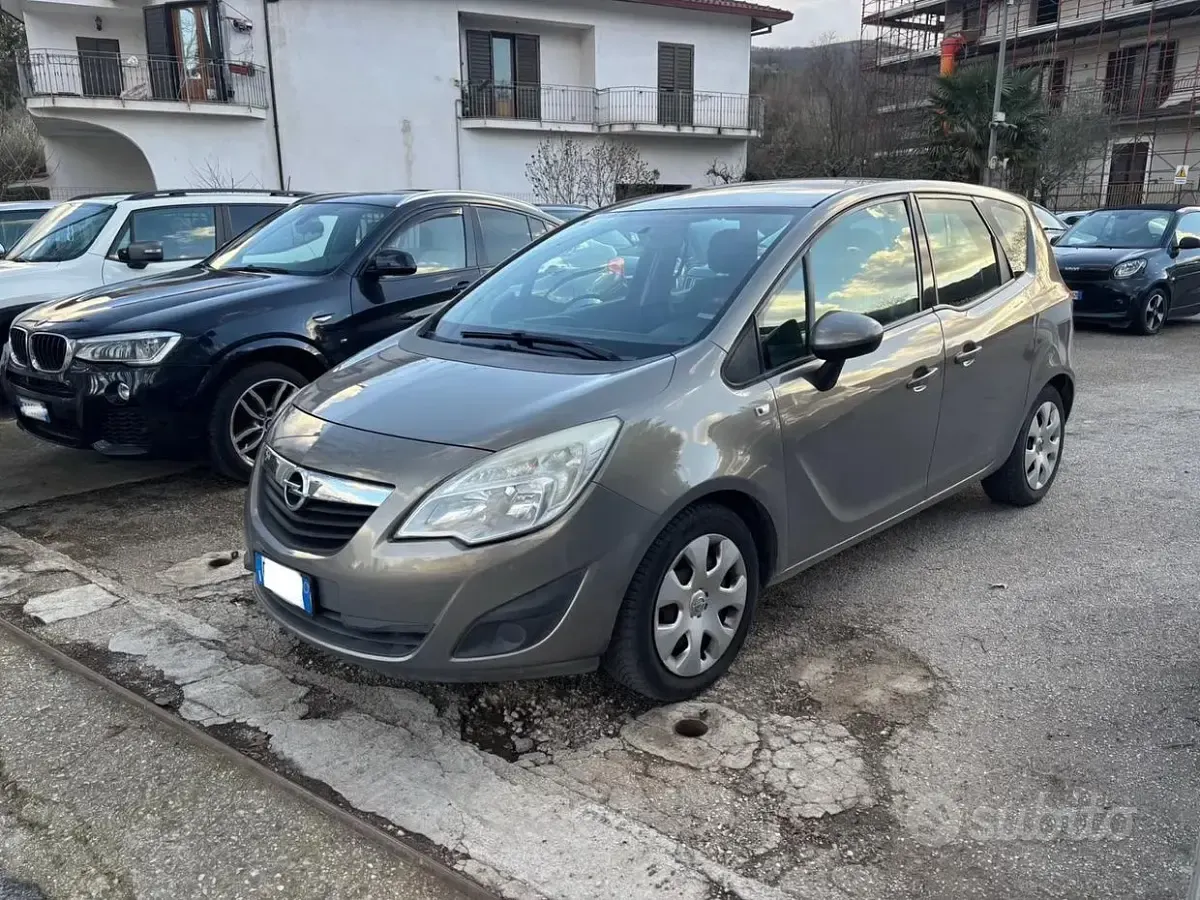 Usata Opel Meriva 95 CV (69 kW) 2011 Grigio Monovolume