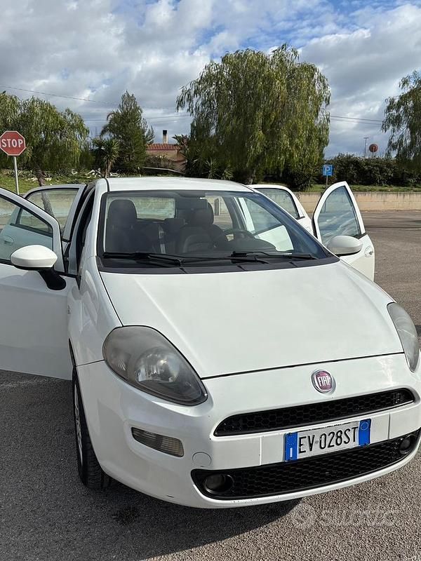 Usata Fiat Grande Punto 77 CV (56 kW) 2014 Utilitaria