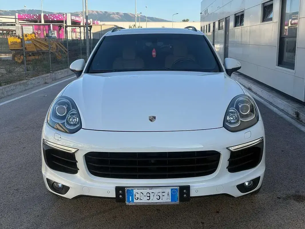 Usata Porsche Cayenne Platinum Edition 262 CV (192 kW) 2017 Bianco SUV