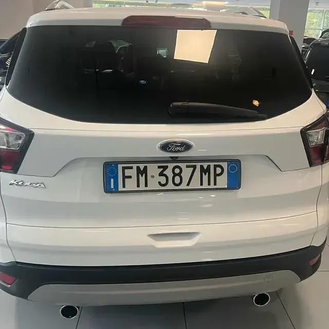 Usata Ford Kuga Titanium 150 CV (110 kW) 2018 Bianco SUV