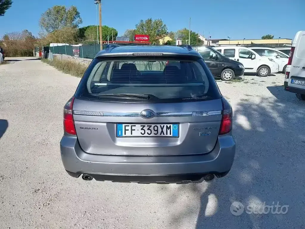 Usata Subaru Legacy 150 CV (110 kW) 2009 Grigio Station wagon