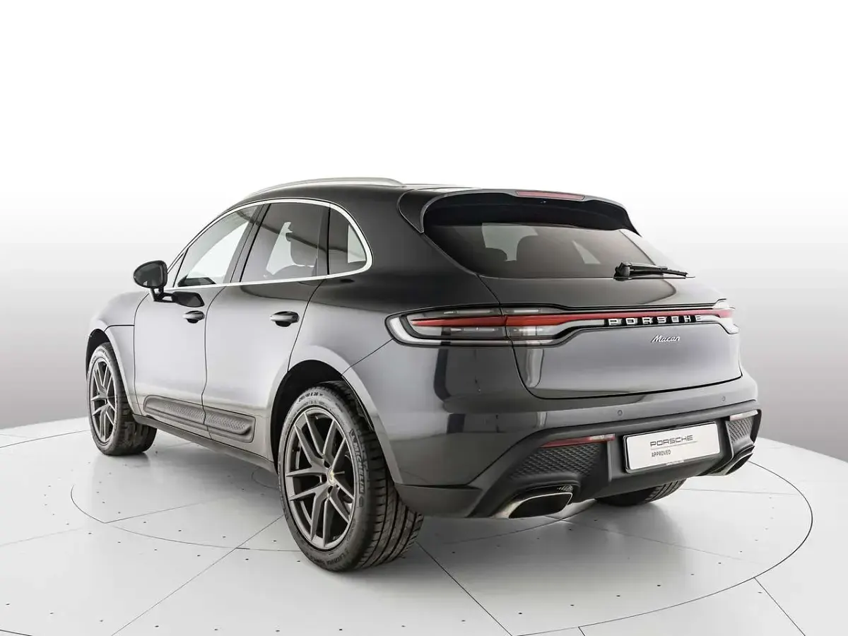 Usata Porsche Macan 265 CV (194 kW) 2023 Grigio vulcano metallizzato SUV