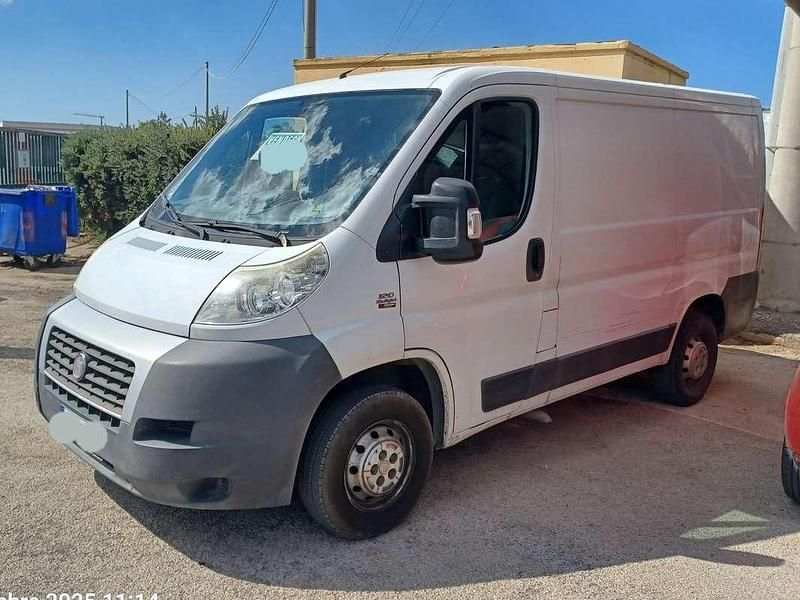 Bianco Usata 2010 Fiat Ducato Furgone | 8000 € - Immagine 1/4