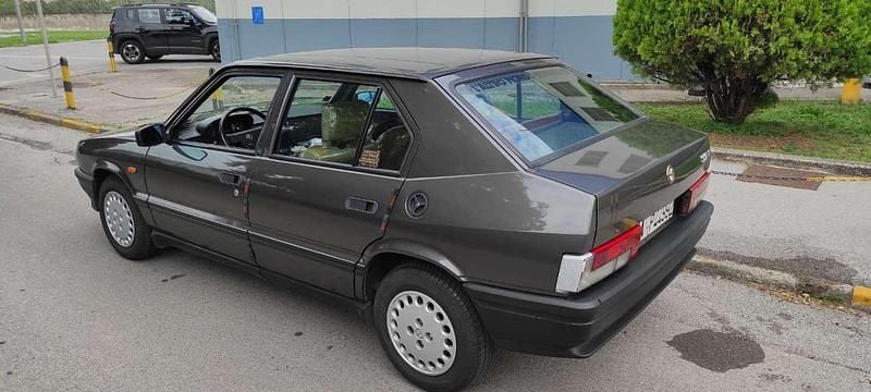 Usata Alfa Romeo 33 Ti 105 CV (77 kW) 1987 Grigio Berlina