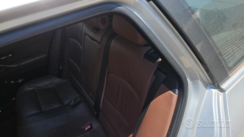 Usata BMW 520 184 CV (135 kW) 2012 Grigio Berlina