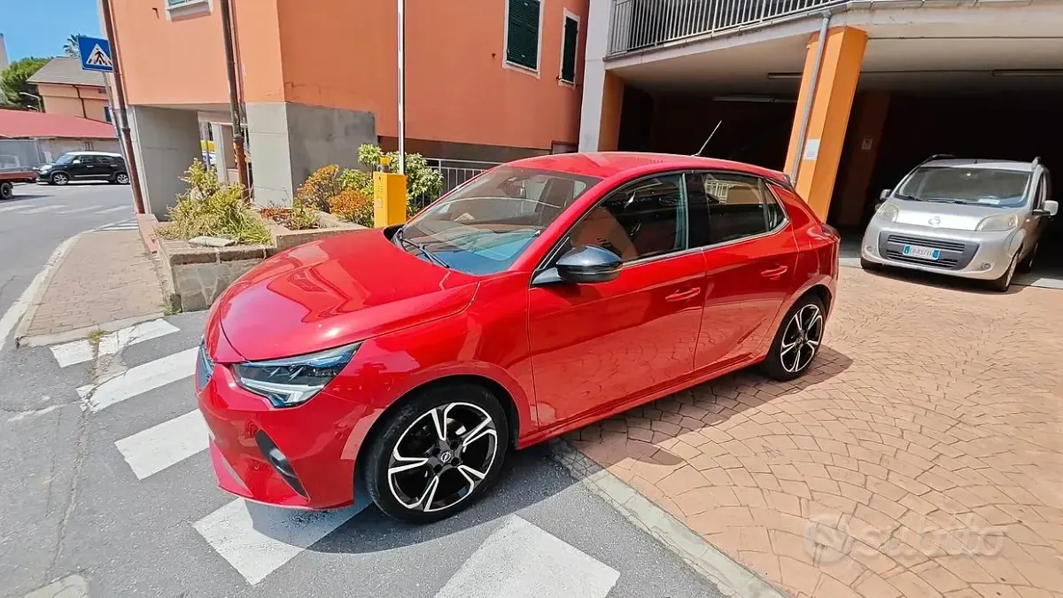 Usata Opel Corsa Elegance 75 CV (55 kW) 2021 Rosso Utilitaria
