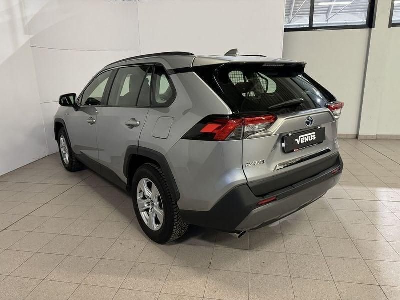 Usata Toyota RAV4 Hybrid Active 222 CV (163 kW) 2019 Argento SUV
