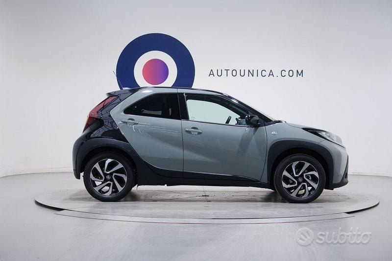 Nuova Toyota Aygo X Trend 72 CV (52 kW) 2025 Verde SUV