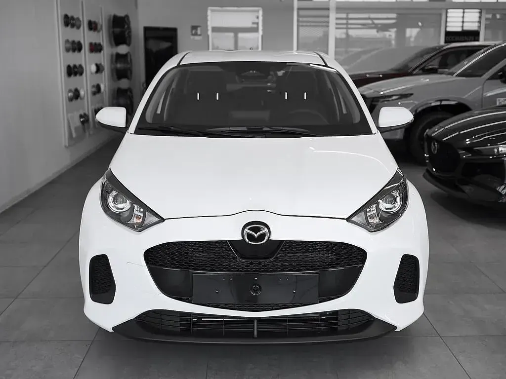 Nuova Mazda 2 116 CV (85 kW) 2026 Lunar white Utilitaria