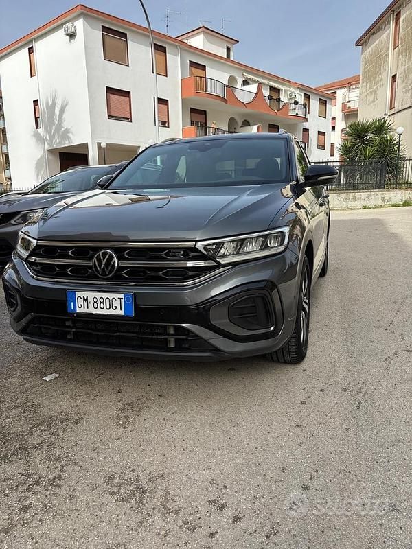 Usata VW T-Roc R-line 150 CV (110 kW) 2023 Grigio SUV