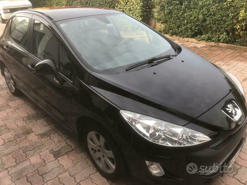 Usata Peugeot 308 120 CV (88 kW) 2008 Nero Berlina