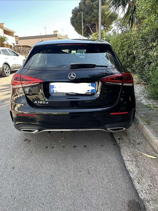 Usata Mercedes 180 Premium 120 CV (88 kW) 2022 Nero Berlina