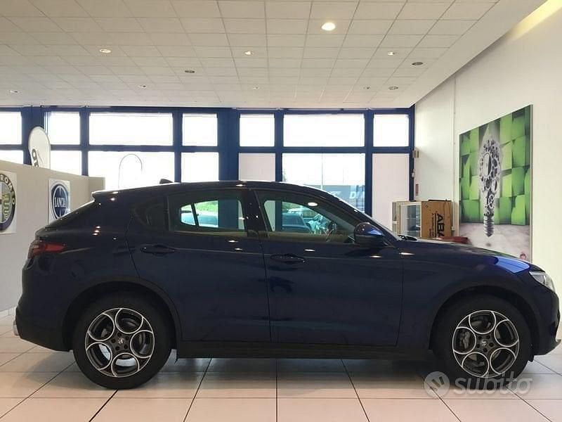 Usata Alfa Romeo Stelvio Business 210 CV (154 kW) 2017 Blu SUV