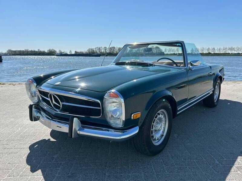 Verde Usata 1968 Mercedes 250 Cabrio | 40.200 € - Immagine 1/4