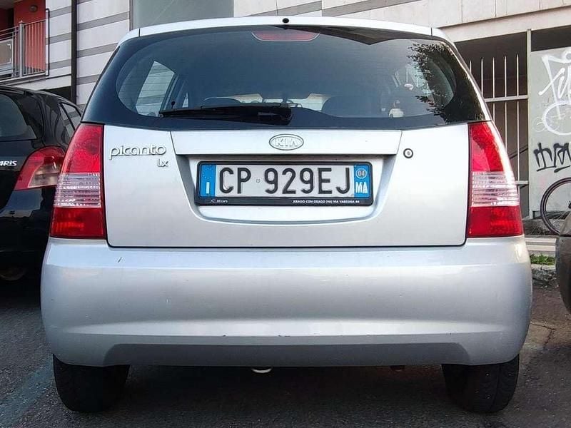 Usata Kia Picanto Air 65 CV (47 kW) 2004 Grigio Utilitaria