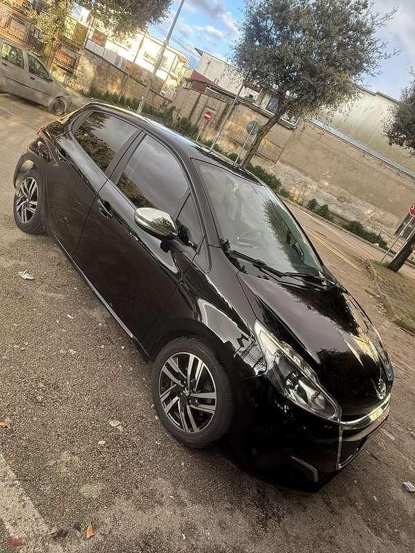Usata Peugeot 208 Active 75 CV (55 kW) 2017 Nero Utilitaria