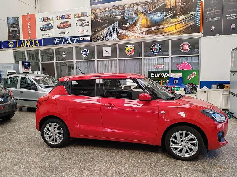 Usata Suzuki Swift 83 CV (61 kW) 2020 Rosso Utilitaria