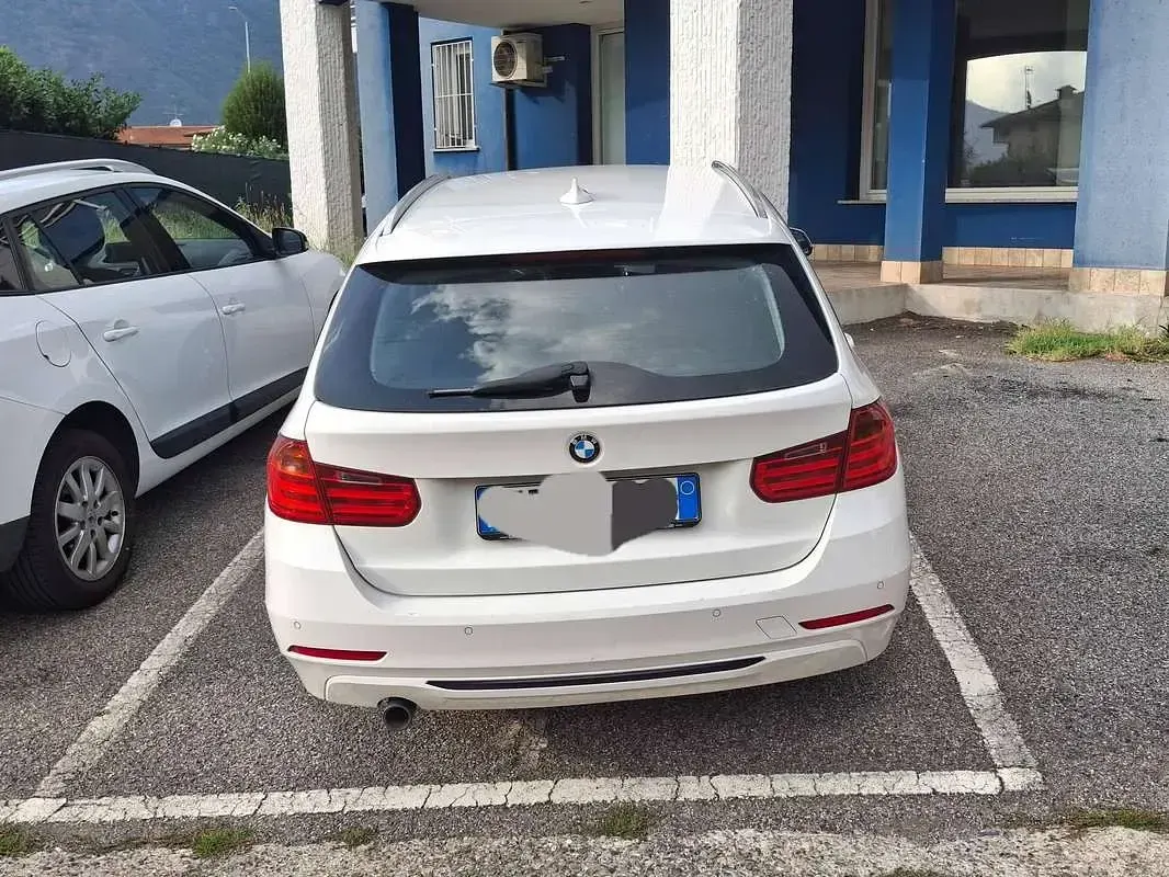 Usata BMW 316 Sport Line 116 CV (85 kW) 2013 Bianco Station wagon