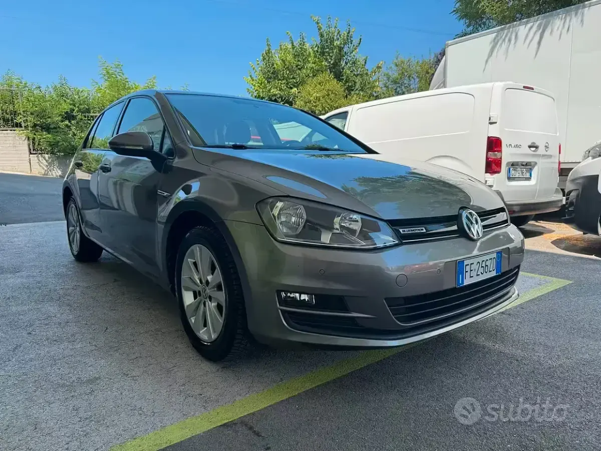 Usata VW Golf VII Highline 110 CV (80 kW) 2016 Grigio Berlina