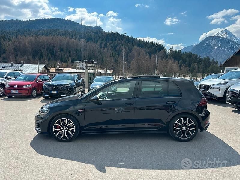 Używany VW Golf VII GTI 245 KM (180 kW) 2019 Czarny Sedan/Limuzyna