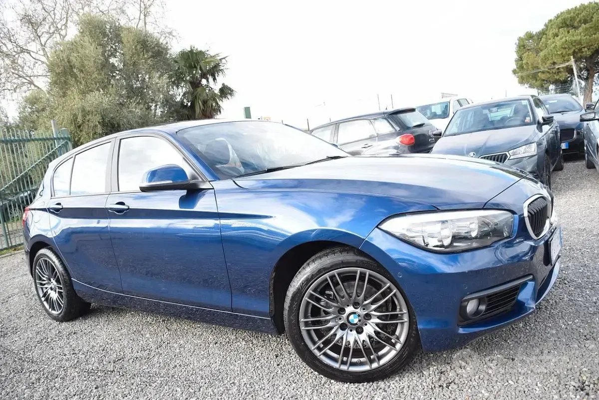 Usata BMW 118 Advantage 150 CV (110 kW) 2016 Blu/azzurro Utilitaria