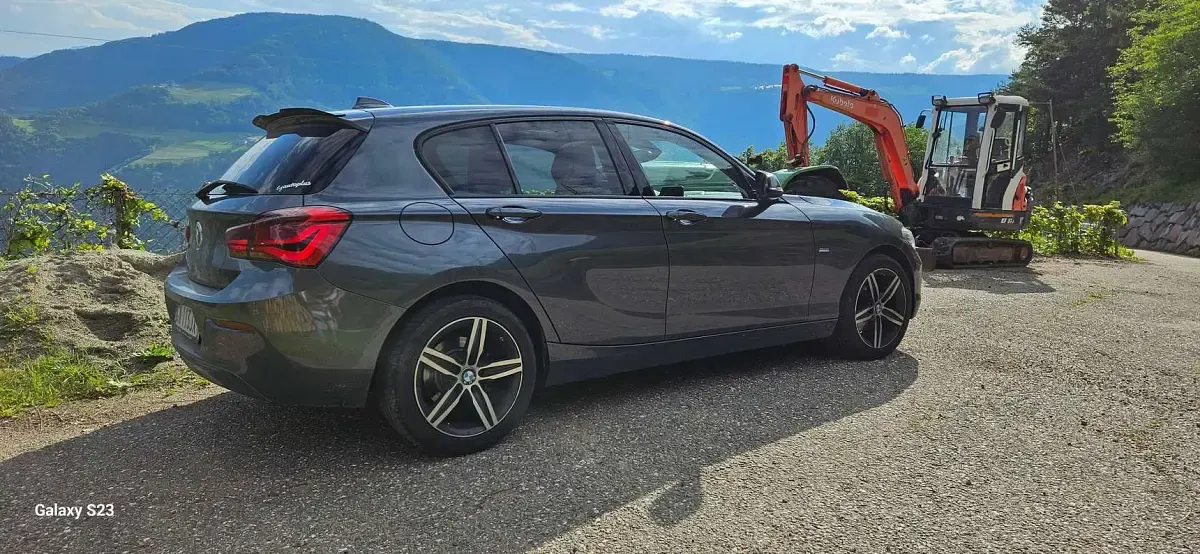 Usata BMW 118 Sport Line 150 CV (110 kW) 2017 Grigio Berlina