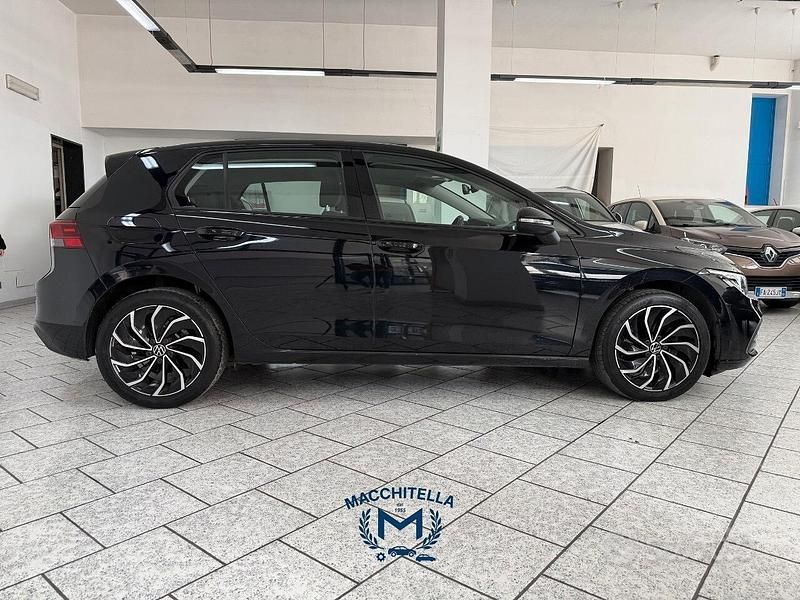 Usata VW Golf VIII Life 150 CV (110 kW) 2022 Nero Berlina