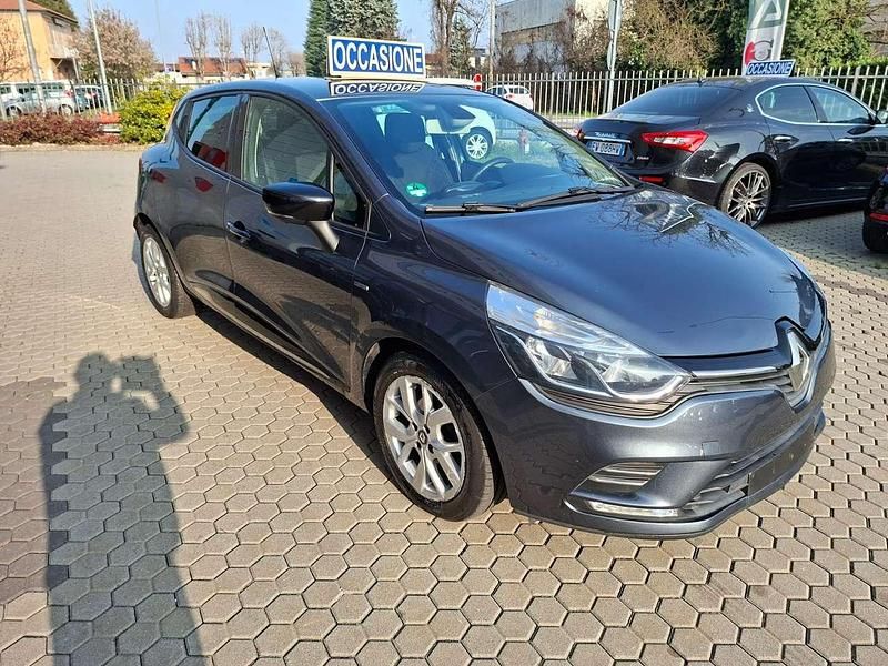 Usata Renault Clio IV Business 90 CV (66 kW) 2018 Grigio Berlina