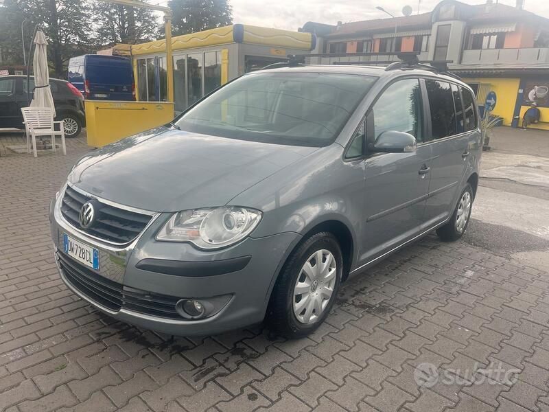 Usata VW Touran 101 CV (74 kW) 2009 Grigio Monovolume