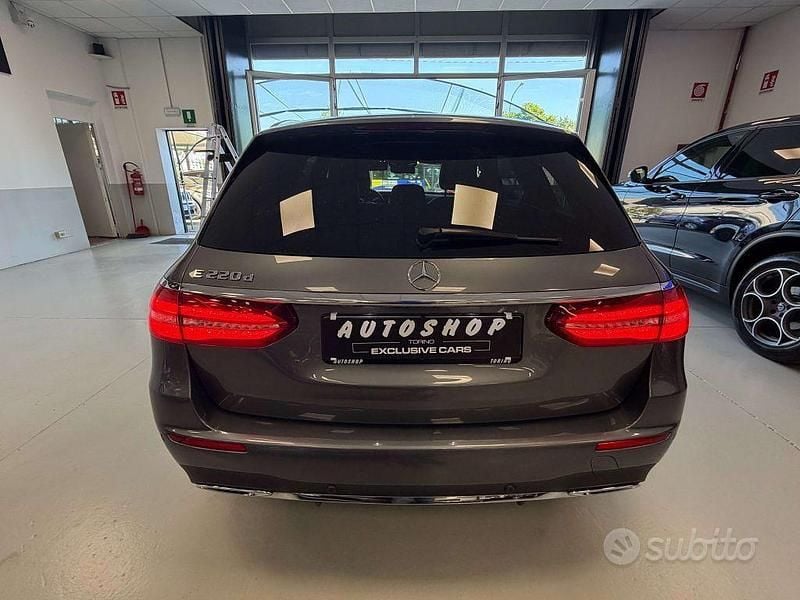 Usata Mercedes E220 Exclusive 194 CV (142 kW) 2017 Grigio Station wagon