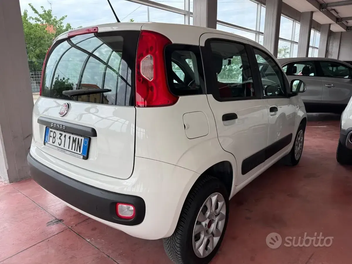 Usado Fiat Panda Lounge 80 HP (58 kW) 2016 Branco Citadino