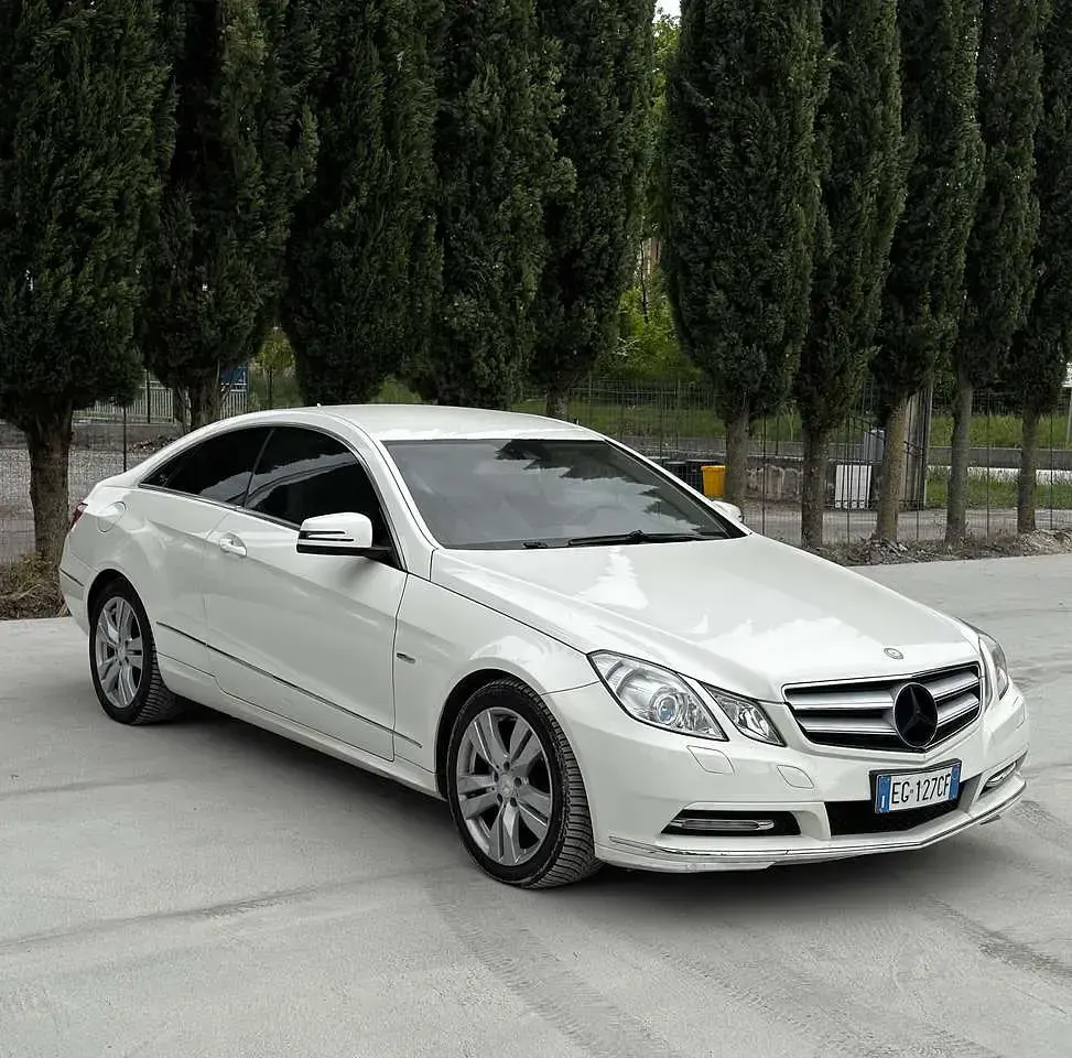 Gebraucht Mercedes E220 Avantgarde 170 PS (125 kW) 2011 Weiß Coupé