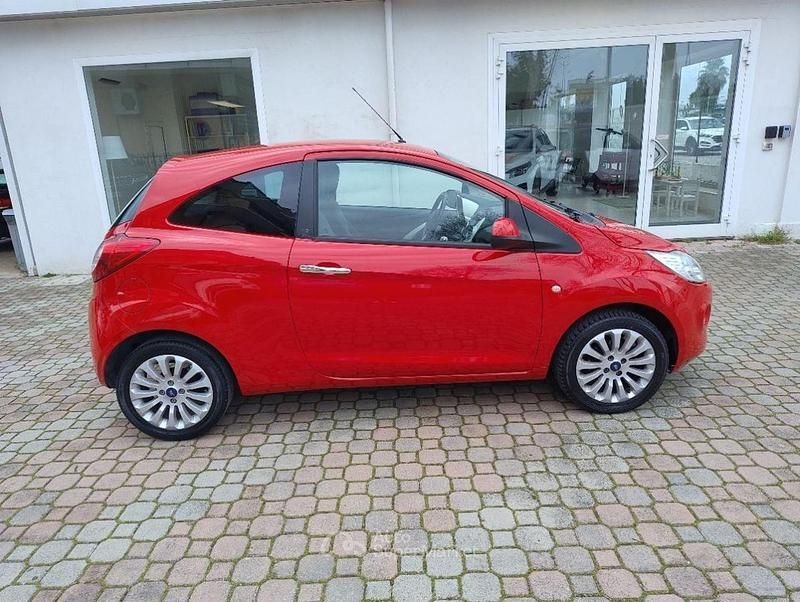 Usata Ford Ka Individual 69 CV (50 kW) 2015 Rosso Berlina