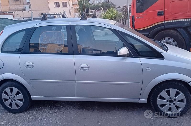 Usata Opel Meriva 75 CV (55 kW) 2006 Monovolume
