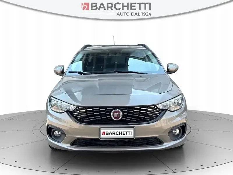 Usata Fiat Tipo Business 120 CV (88 kW) 2017 Oro Station wagon