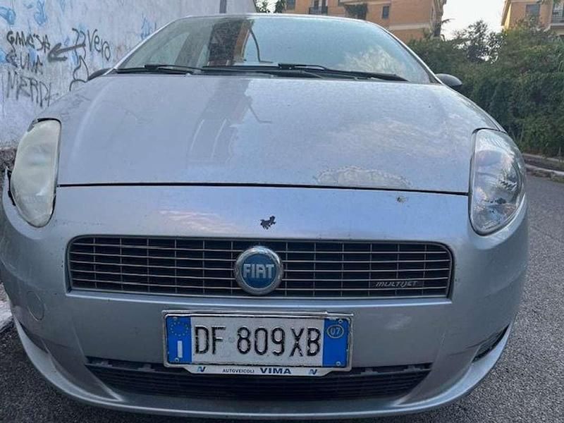 Grigio Usata 2007 Fiat Grande Punto Active Due volumi | 1590 € (Super prezzo) - Immagine 1/4