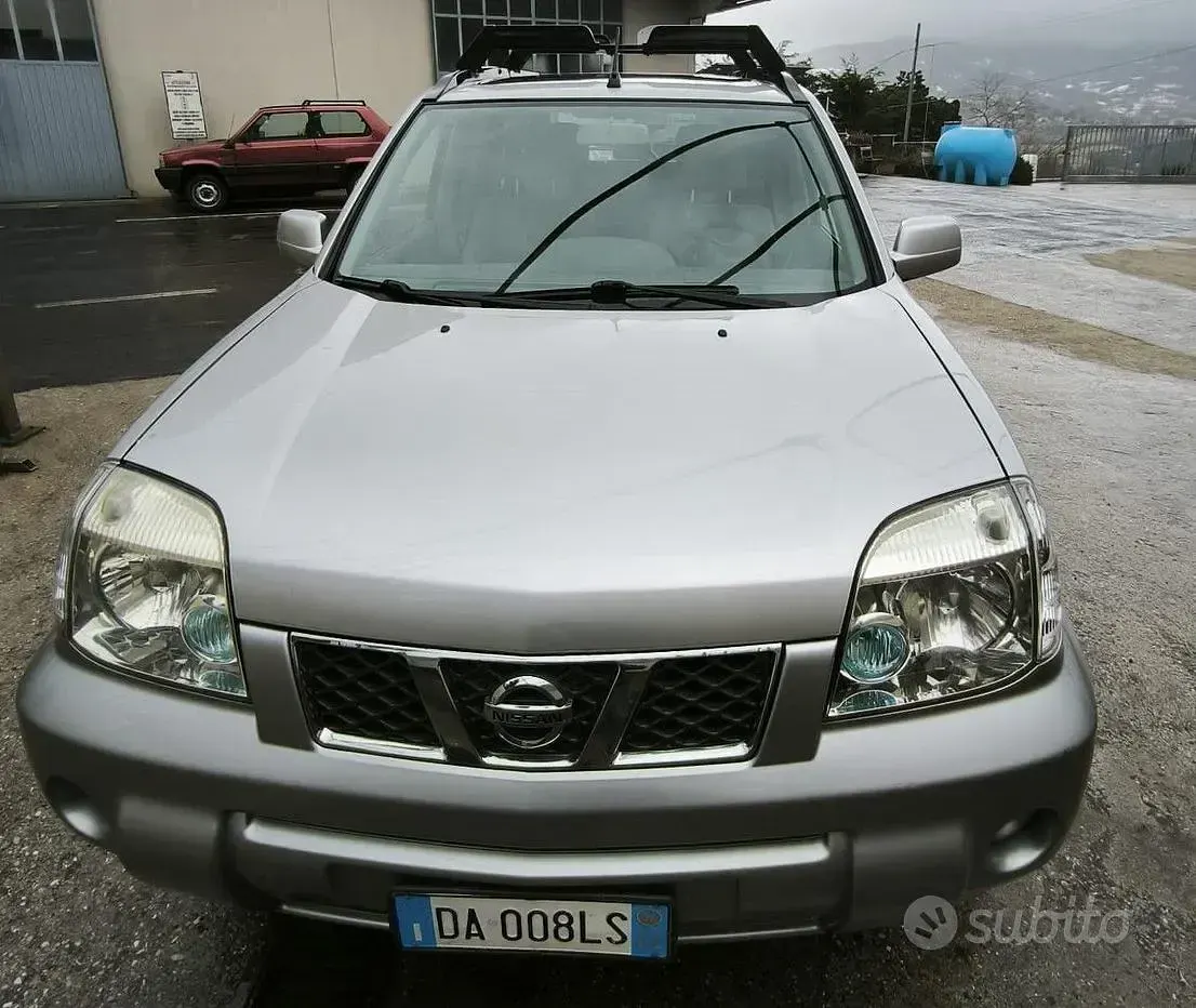 Usata Nissan X-Trail 136 CV (100 kW) 2006 Grigio SUV