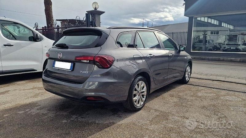 Usata Fiat Tipo Lounge 120 CV (88 kW) 2019 Grigio scuro metallizzato Station wagon