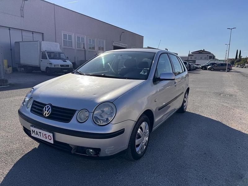 Usata VW Polo Trendline 67 CV (49 kW) 2003 Grigio Berlina