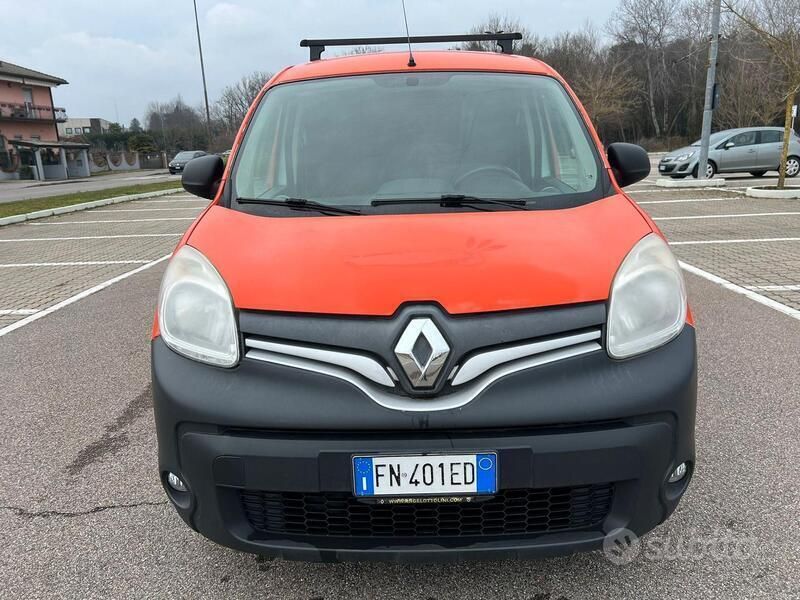 Rosso Usata 2018 Renault Kangoo Monovolume | 5500 € (Ottimo prezzo) - Immagine 1/4