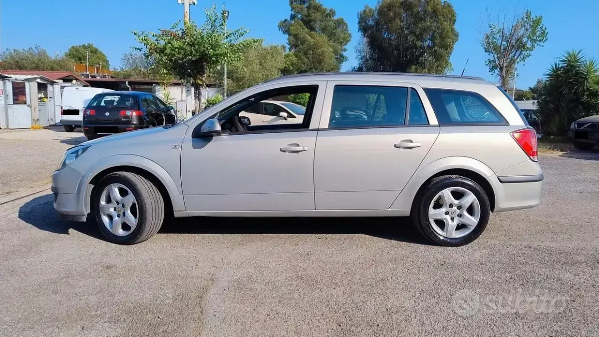 Usata Opel Astra 90 CV (66 kW) 2006 Grigio Station wagon
