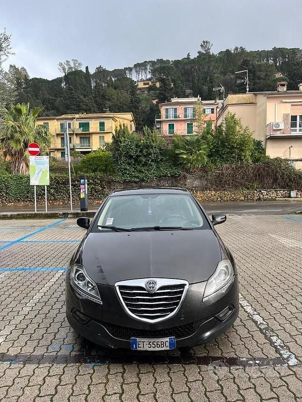 Usata Lancia Delta Gold 120 CV (88 kW) 2013 Utilitaria