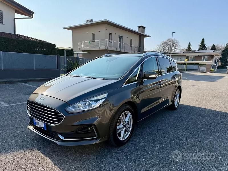 Usata Ford S-MAX Titanium 150 CV (110 kW) 2022 Grigio Monovolume