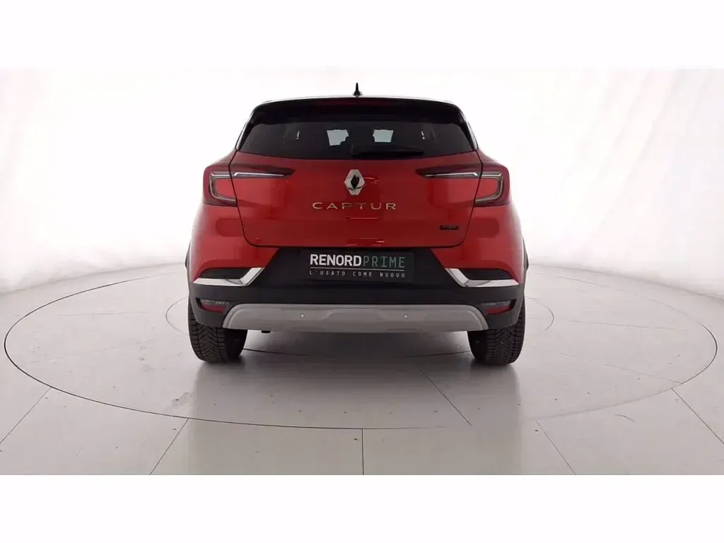 Usata Renault Captur Techno 143 CV (105 kW) 2023 Rosso SUV