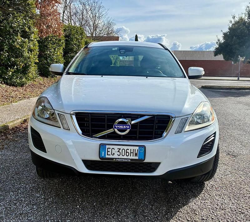Usata Volvo XC60 163 CV (119 kW) 2011 Bianco SUV