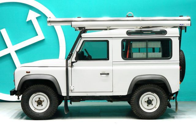 Usata Land Rover Defender S 122 CV (89 kW) 2014 Bianco / pastello SUV